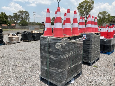 Quantity of (250) 2026 SKLP SK-RD25 Lote de Conos de Trafico (Sin Usar) / Cônes d'autoroute (Unused)