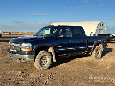 2001 Chevrolet 2500HD 4x4 Crew Cab بيك اب