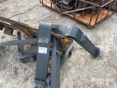 Yanmar 43" Class 2 Fork Set (Two Tines) Varios