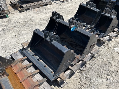 Quantity of (3) Yanmar Digging (30in,&12in) V- Ditching 1(30in) Baggerlöffel