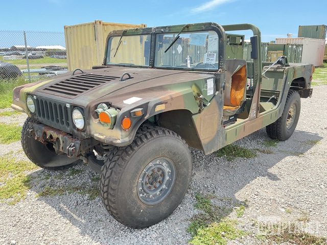 AM General M1097R1 HMMWV 4 Door w/Truck Body