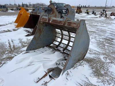60 in Q/C Skeleton Excavator Bucket - Fits John Deere and Hitachi 270/290