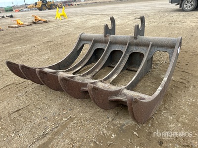 WBM 72 in Q/C Excavator Rake - Fits John Deere and Hitachi 270/290