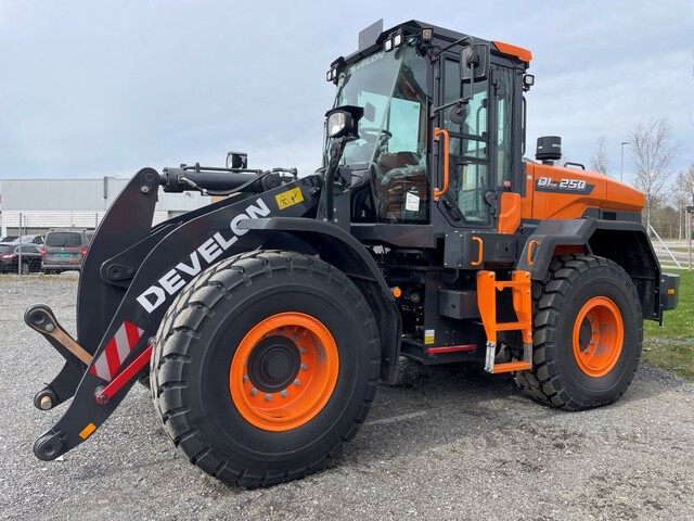 2023 Develon DL250-7 Wheel Loader (Unused)
