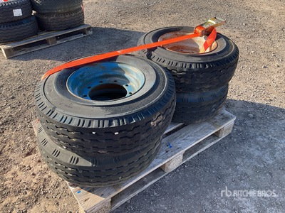 Quantity of (4) Genie Z45B Ruedas