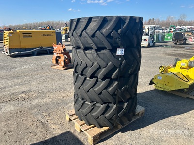 Quantity of 405/70R24 إطارات المعدات