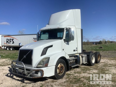 2016 Volvo VNL 6x4 T/A Day Cab Truck Tractor