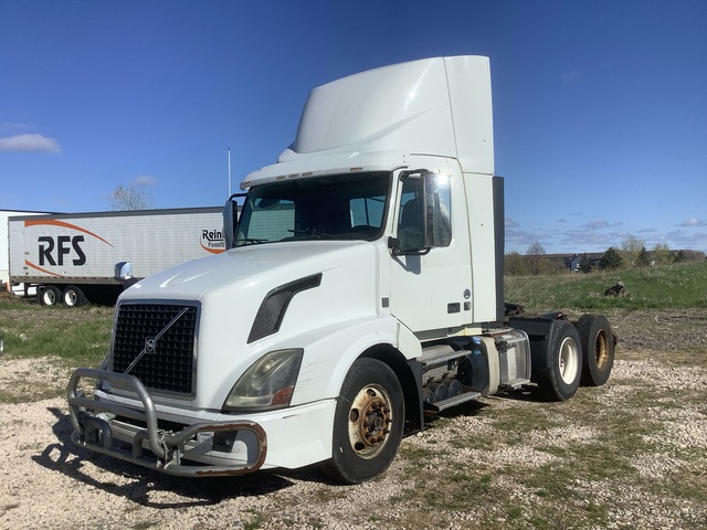2016 Volvo VNL 6x4 T/A Day Cab Truck Tractor 2016 Volvo VNL 6x4 T/A Day Cab Truck Tractor