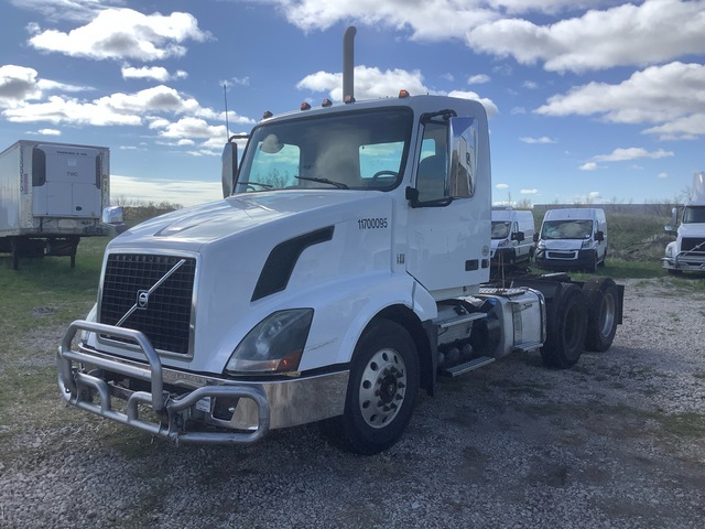 2017 Volvo VNL64T300 6x4 T/A Day Cab Truck Tractor 2017 Volvo VNL64T300 6x4 T/A Day Cab Truck Tractor