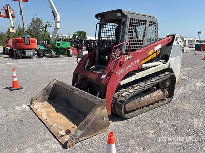 2016 Takeuchi TL12 Compact Track Loader