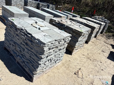 Quantity of (5) Pallets of 1.5 in Gauged Colonial Wallstone Stone