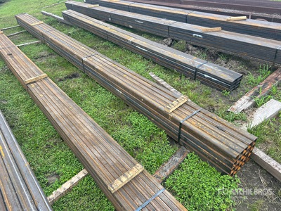 Quantity of (20) 2.5 in x 2.5 in Square Tubing