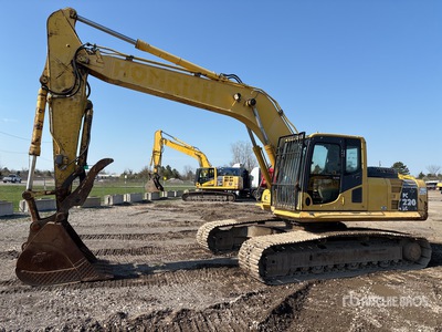 2006 Komatsu PC220LC-8 Tracked Excavator