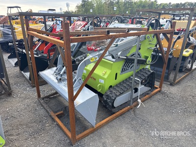 2025 STARVOX SV-480 Mini Compact Track Loader (Unused)