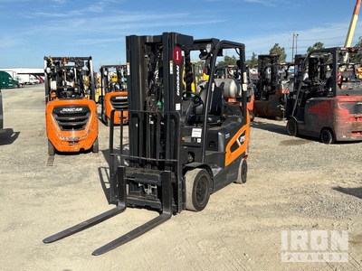 Doosan GC25S-9 4600 lb Cushion Tire Chariot Élévateur