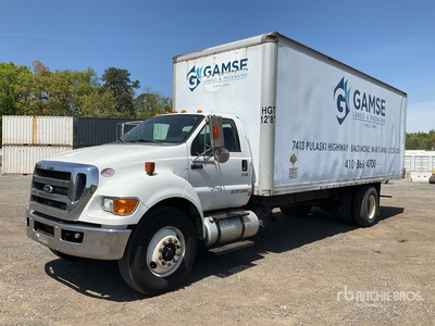2015 Ford F-750 4x2 Van Truck