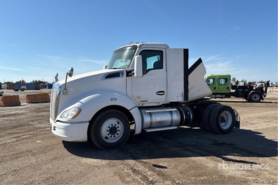 2014 Kenworth T680 4x2 S/A Day Cab Truck Tractor