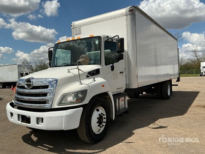 2015 Hino 338 4x2 Kastenwägen