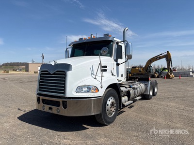 2013 Mack CXU613 6x4 T/A Dagcabine Trekker