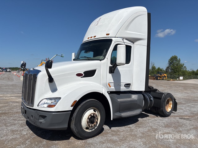 2019 Peterbilt 579 4x2 S/A Day Cab Truck Tractor