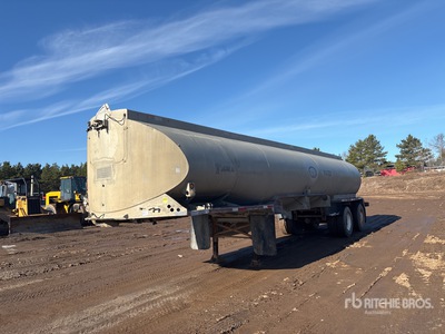 1962 Fruehauf Water Tank Trailer