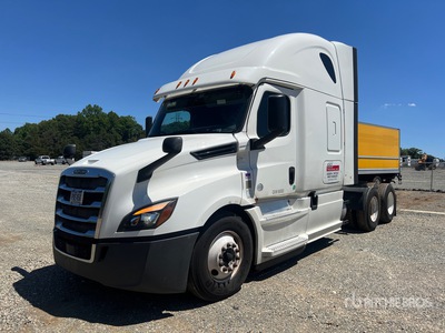 2020 Freightliner Cascadia 126 6x4 T/A Sleeper Truck Tractor