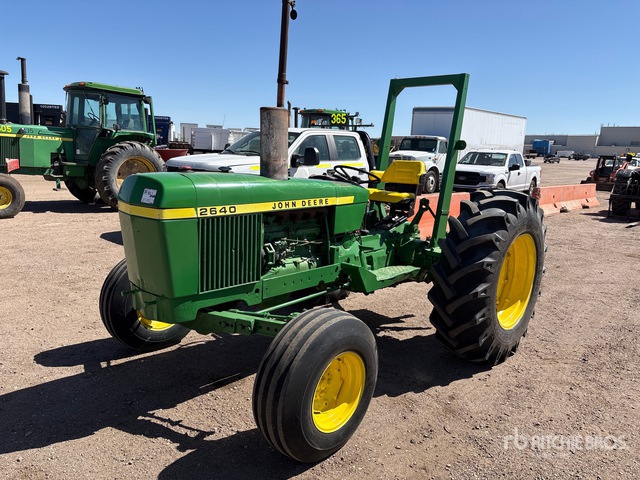 1977 John Deere 2640 2WD Tractor