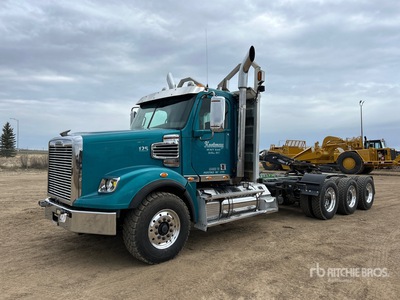 2015 Freightliner Coronado 122 8x6 Tri/A Day Cab Truck Tractor