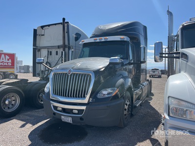 2018 International LT625 6x4 3- Achs Sattelzugmaschine mit Schlafkabine (Inoperable)
