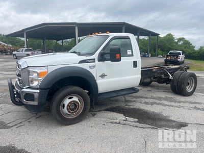 2016 Ford F-550 XL 4x4 を見 Cab and Chassis