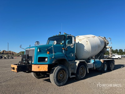 2006 International 5600i 8x4 Twin-Steer Paystar Betonomieszarka