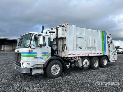 2009 Autocar 8x4 Rear Loader Waste Collection Truck