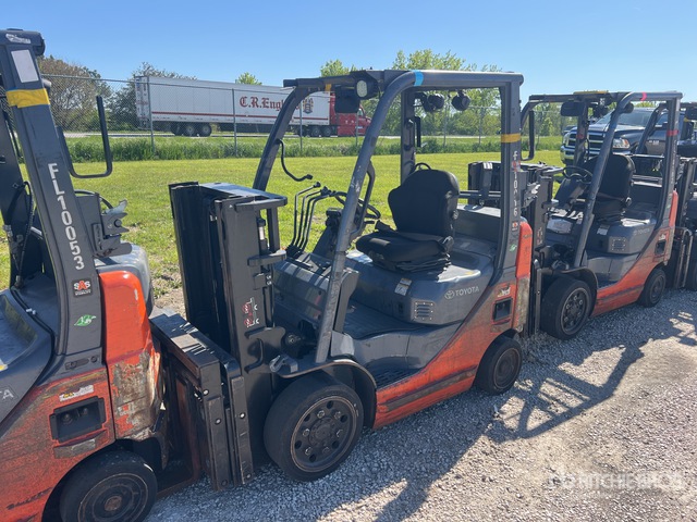 2015 Toyota 8FGCU20 4000 lb Cushion Tire Forklift