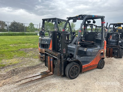 2015 Toyota 8FGCU20 4000 lb Cushion Tire Forklift