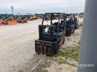 2015 Toyota 8FGCU20 4000 lb Cushion Tire Chariot Élévateur