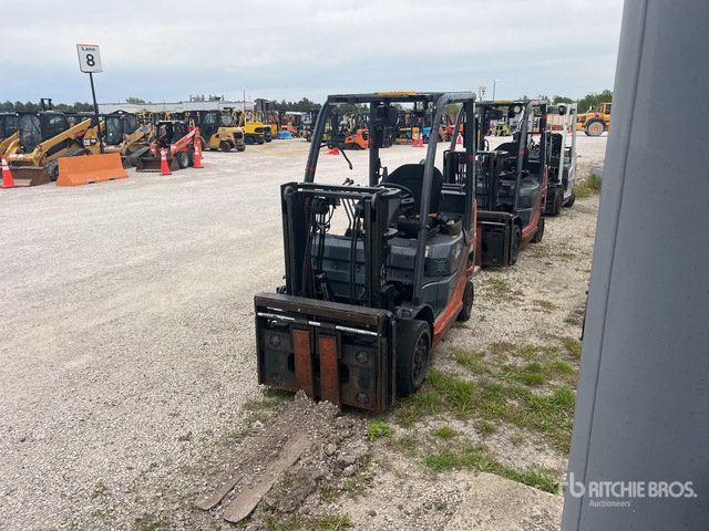 2015 Toyota 8FGCU20 4000 lb Cushion Tire Forklift