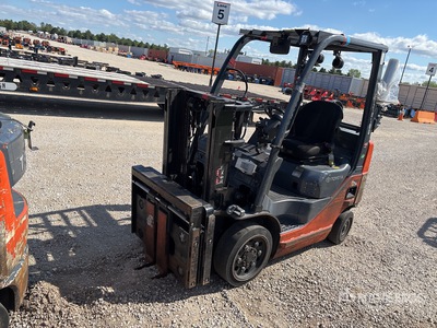 2015 Toyota 8FGCU20 4000 lb Pneumatic Tire Forklift
