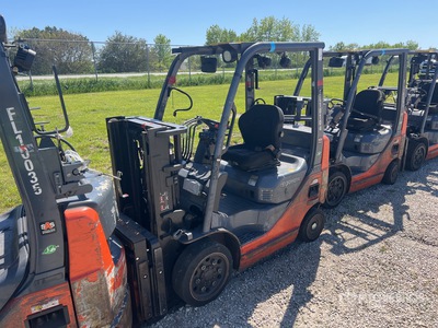 2015 Toyota 8FGCU20 4000 lb Cushion Tire Forklift