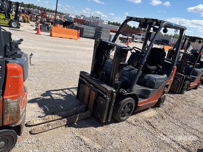 2015 Toyota 8FGCU20 4000 lb Pneumatic Tire Forklift