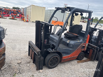 2015 Toyota 8FGCU20 4000 lb Pneumatic Tire Gabelstapler