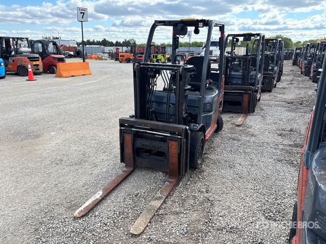 2015 Toyota 8FGCU20 4000 lb Cushion Tire Forklift (Inoperable)