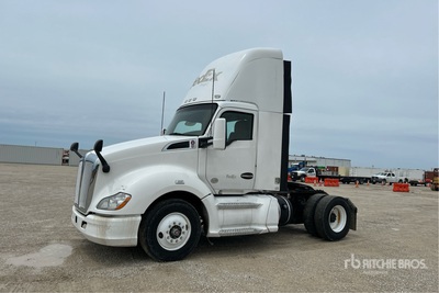 2015 Kenworth T680 4x2 S/A Day Cab Truck Tractor