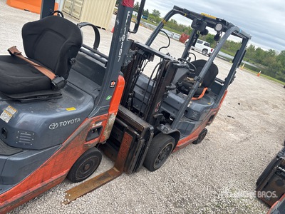 2015 Toyota 8FGCU20 4000 lb Pneumatic Tire Gabelstapler