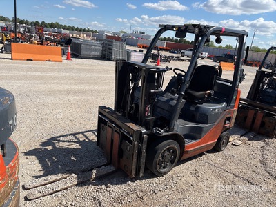 2015 Toyota 8FGCU20 4000 lb Pneumatic Tire Forklift