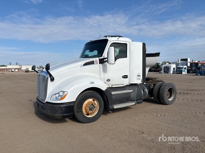 2017 Kenworth T680 4x2 Ciągnik siodłowy z kabiną dzienną S/A