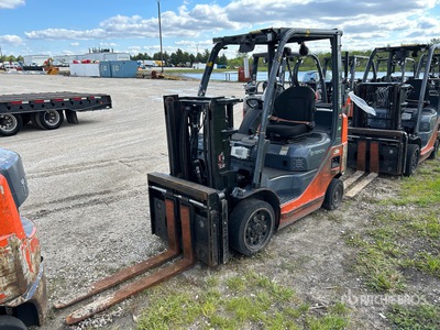 2015 Toyota 8FGCU20 4000 lb Cushion Tire Carrelli Elevatori