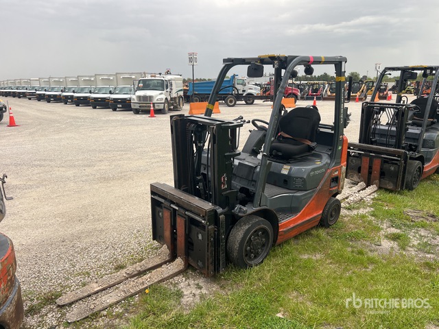 2015 Toyota 8FGCU20 4000 lb Cushion Tire Forklift