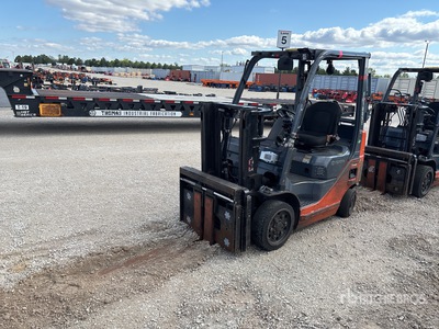 2015 Toyota 8FGCU20 4000 lb Pneumatic Tire Carrelli Elevatori