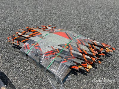 Quantity of (1) Pallets of Rollup Senales de carretera