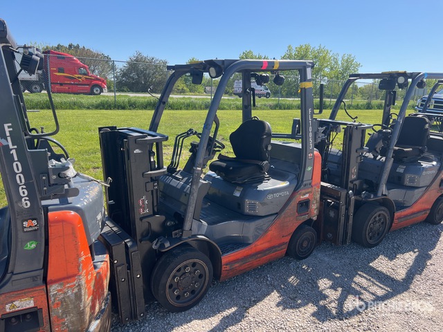 2015 Toyota 8FGCU20 4000 lb Cushion Tire Forklift (Inoperable)